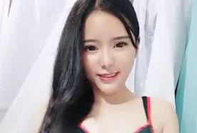 骚气长发大奶妹子全裸道具自慰_脱光光椅子上自摸道具抽插自慰性感大屁股
